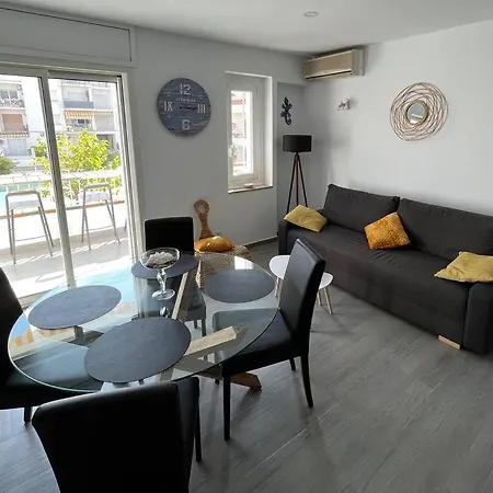 Appartement Le Canola Port - 45m2 - Vue Piscine - 500m- Parking Prive Gratuit